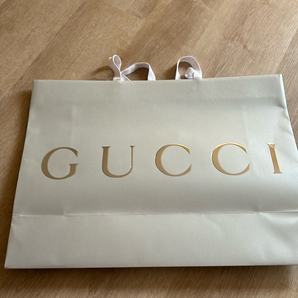 Gucci shopping bag